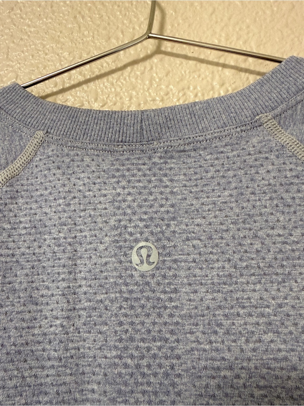 Lululemon Swiftly Tech Short-Sleeve Shirt Workout Top Size 8 Light Purple Lilac - Picture 3 of 5
